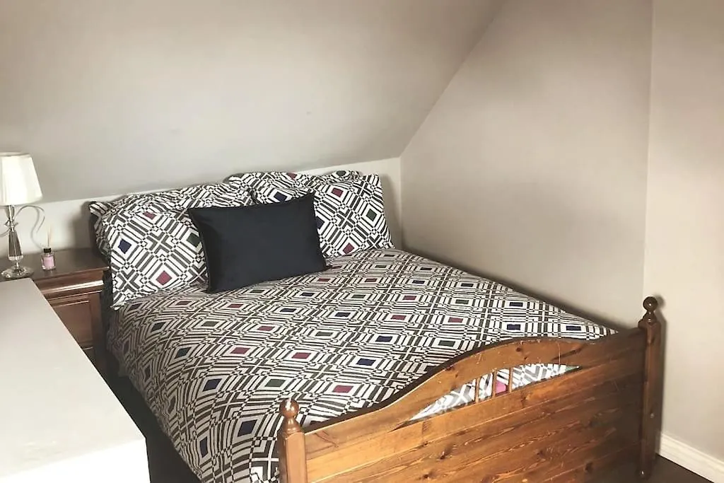 Galway City Eyre Square Apartment 180 0*,